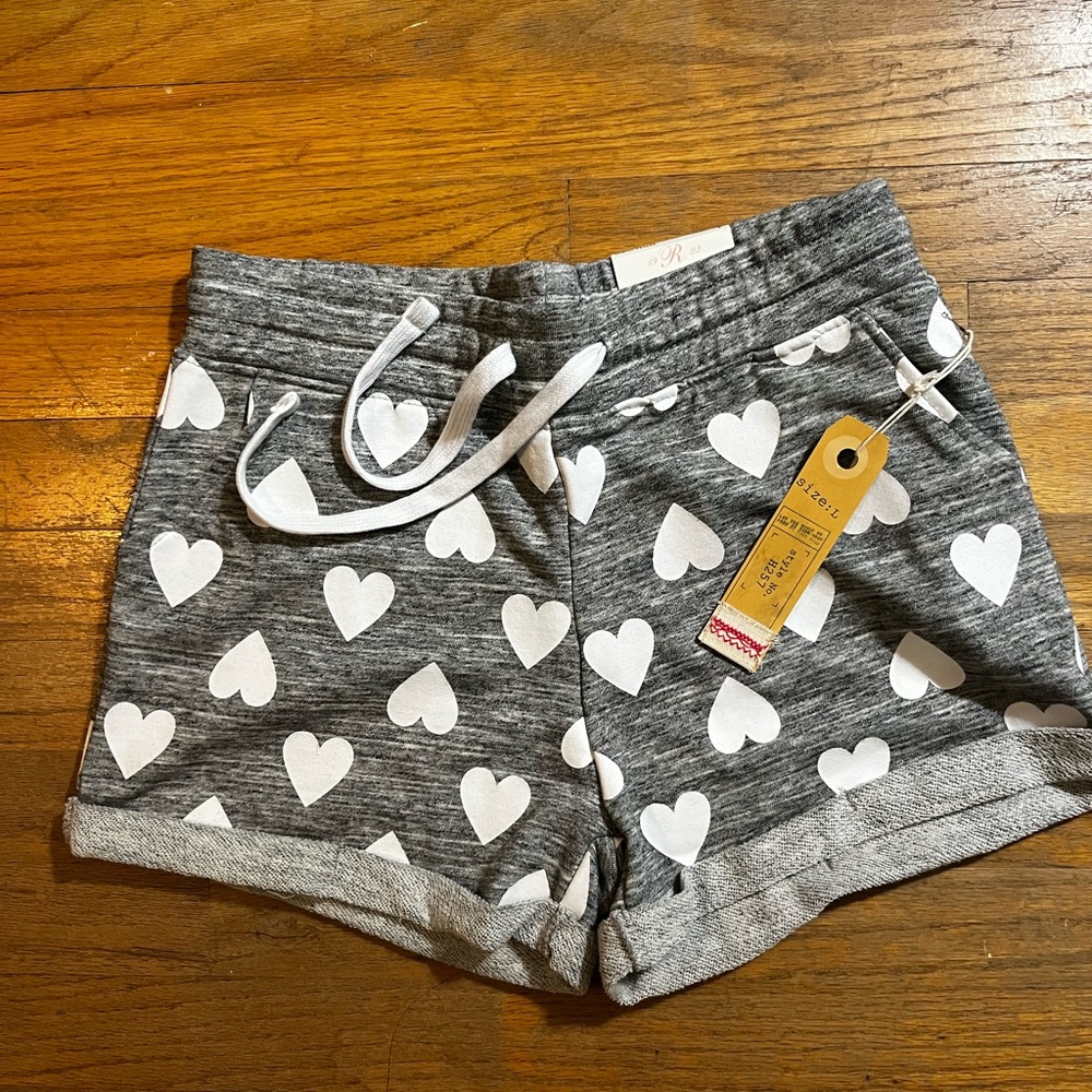 Gray Heart Print Women's Shorts